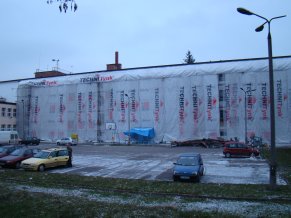 Remont budynku g��wnego - widok od strony boiska