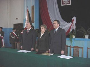 Uroczysto�� kombatancka w auli szko�y