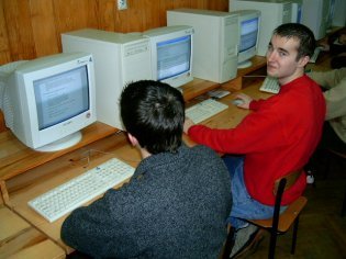 Pracownia informatyczna szko�y zgodna z wymogami Ministerstwa Edukacji Narodowej