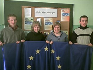 W szkole dzia�a Szkolny Klub Europejski