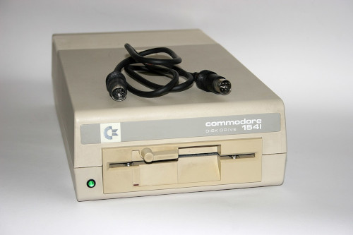 Stacja dysk�w 5,25 Commodore C-1541 